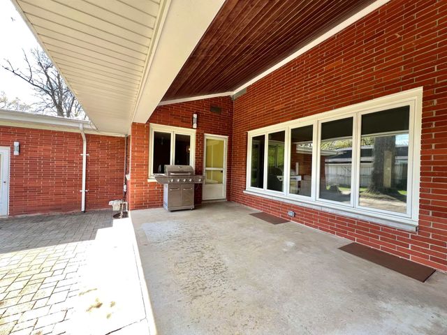 1111 W King Street, Owosso, MI 48867