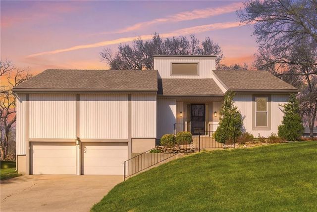 13900 W 69th Terrace, Shawnee, KS 66216