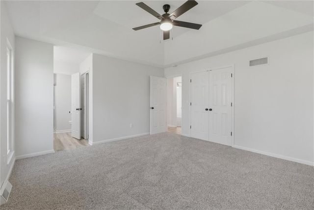 13900 W 69th Terrace, Shawnee, KS 66216