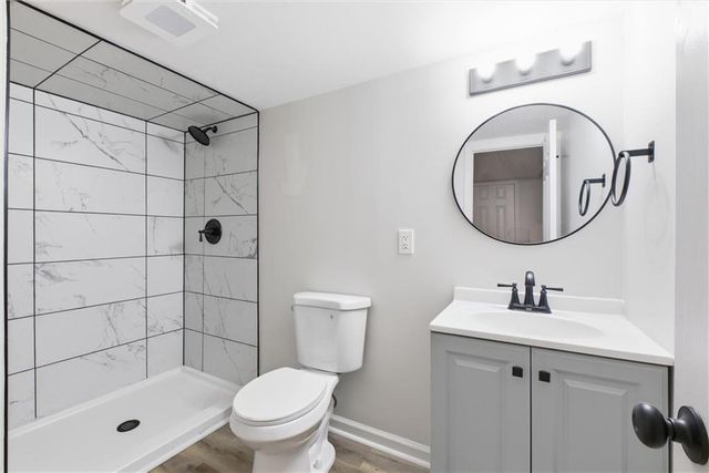 13900 W 69th Terrace, Shawnee, KS 66216