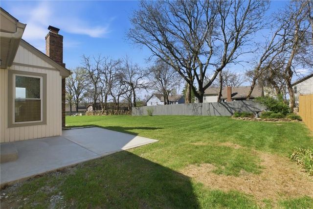 13900 W 69th Terrace, Shawnee, KS 66216