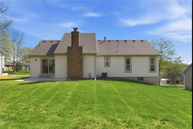 13900 W 69th Terrace, Shawnee, KS 66216