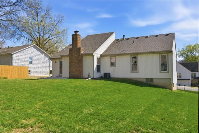 13900 W 69th Terrace, Shawnee, KS 66216