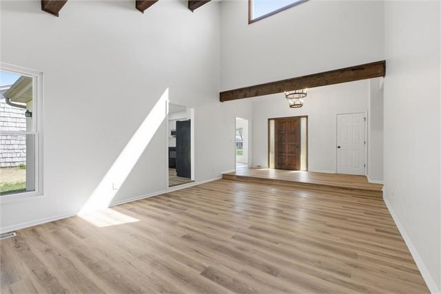 13900 W 69th Terrace, Shawnee, KS 66216