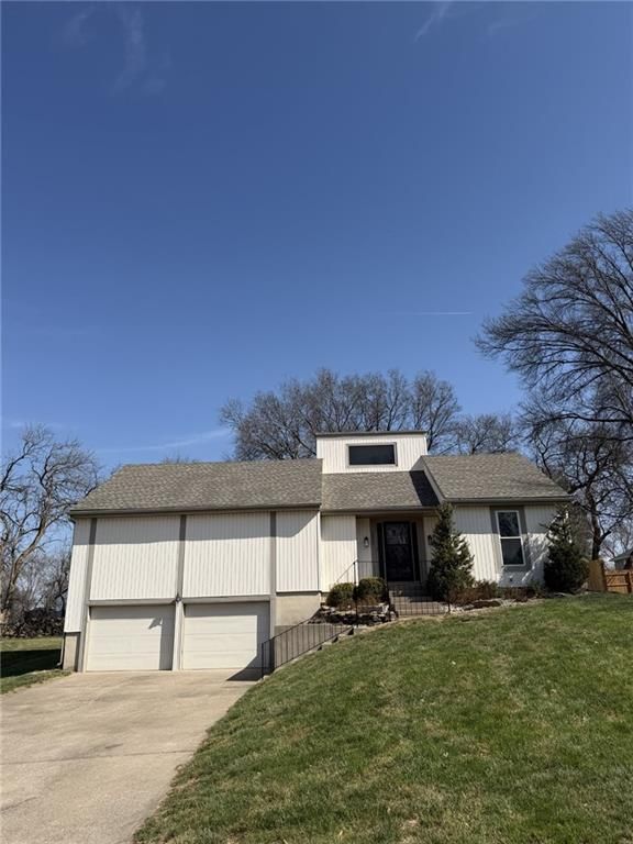 13900 W 69th Terrace, Shawnee, KS 66216