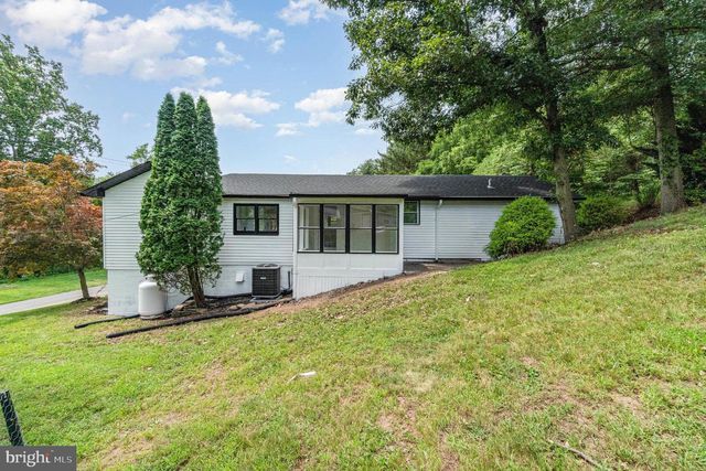 111 KINGS HWY, Marysville, PA 17053