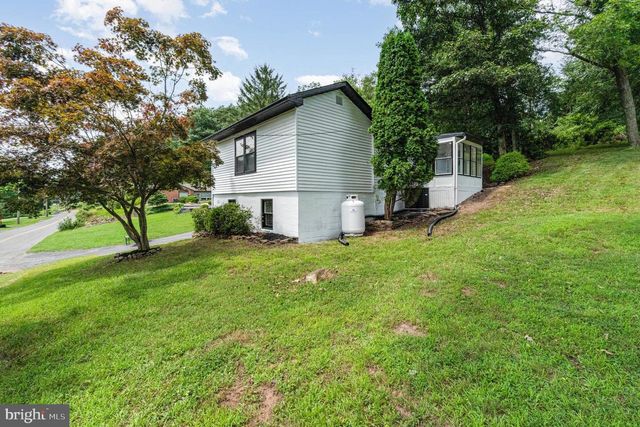 111 KINGS HWY, Marysville, PA 17053