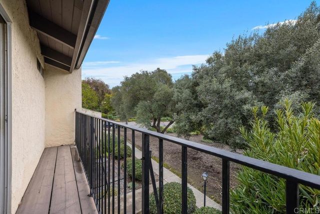 614 Bel Air Dr W, Vista, CA 92084