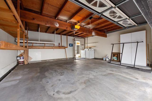 614 Bel Air Dr W, Vista, CA 92084