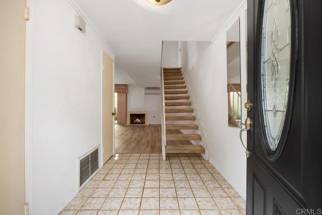 614 Bel Air Dr W, Vista, CA 92084