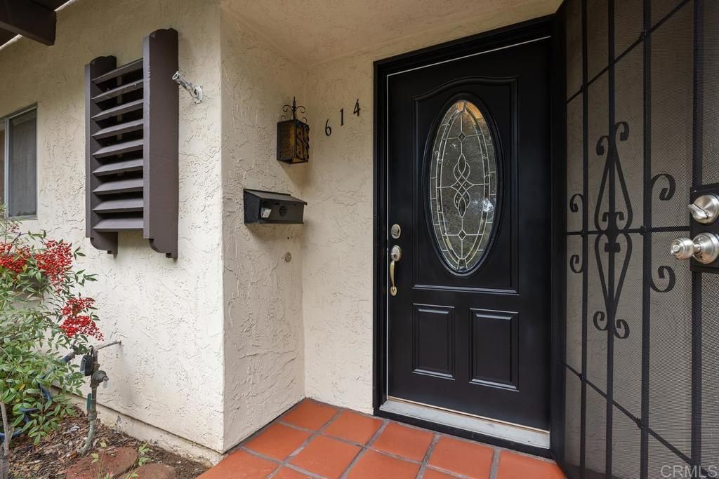 614 Bel Air Dr W, Vista, CA 92084
