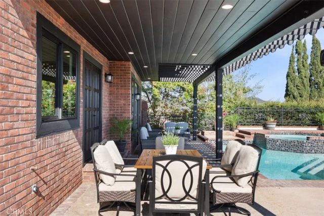 834 Moorside Drive, Glendale, CA 91207