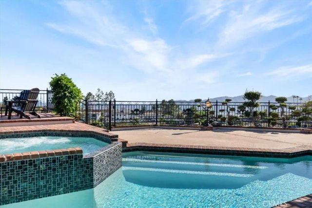 834 Moorside Drive, Glendale, CA 91207