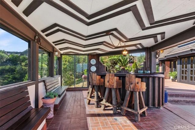 834 Moorside Drive, Glendale, CA 91207