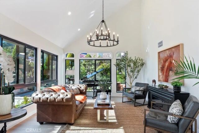 834 Moorside Drive, Glendale, CA 91207