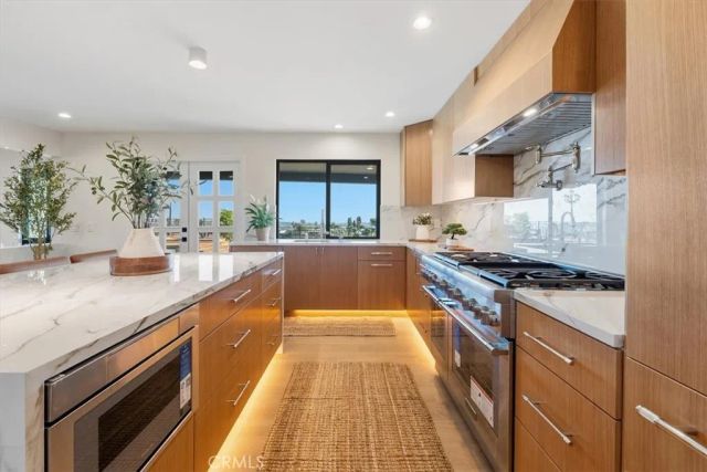 834 Moorside Drive, Glendale, CA 91207