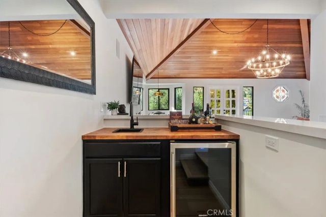 834 Moorside Drive, Glendale, CA 91207