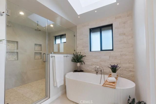 834 Moorside Drive, Glendale, CA 91207