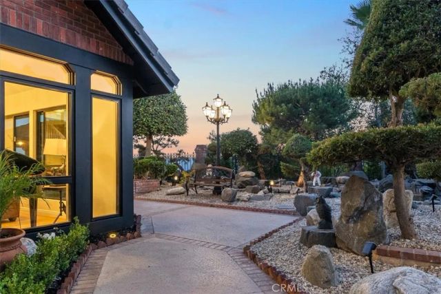 834 Moorside Drive, Glendale, CA 91207