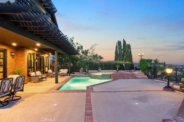 834 Moorside Drive, Glendale, CA 91207