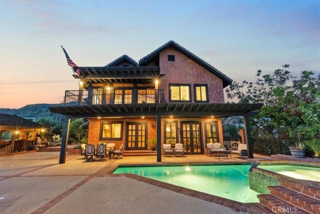 834 Moorside Drive, Glendale, CA 91207