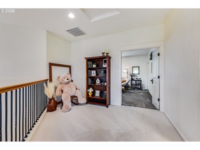 13658 Se SNOWFIRE Dr, Happy Valley, OR 97086