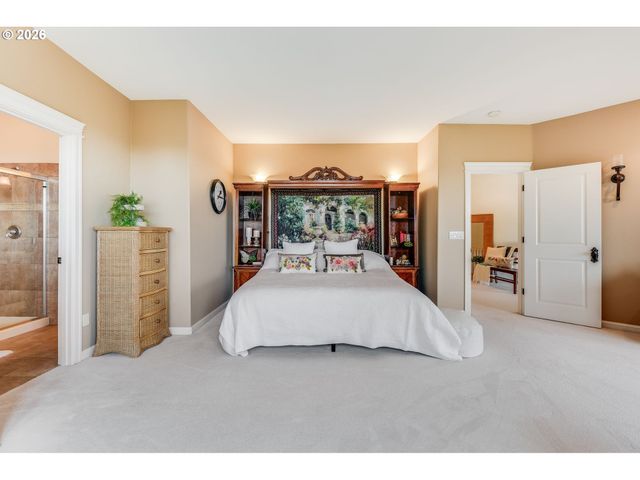13658 Se SNOWFIRE Dr, Happy Valley, OR 97086
