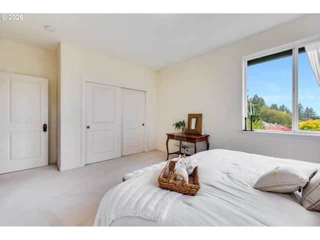 13658 Se SNOWFIRE Dr, Happy Valley, OR 97086