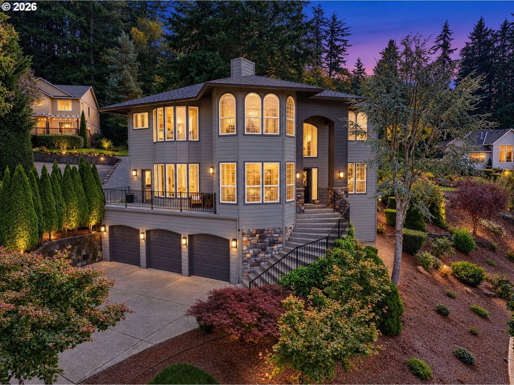 13658 Se SNOWFIRE Dr, Happy Valley, OR 97086