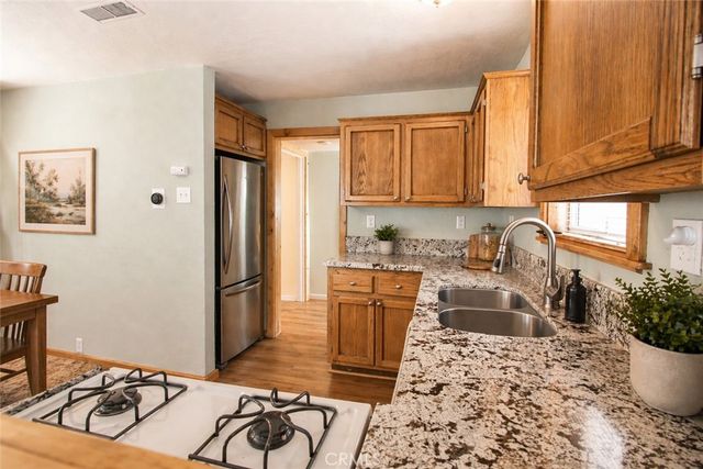 230 Leonard, Sugarloaf, CA 92386