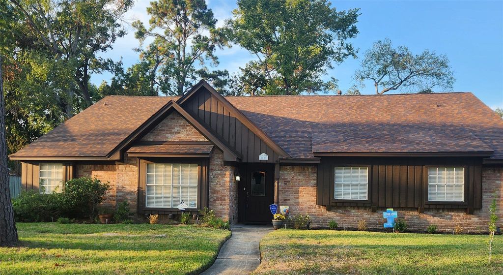 1119 Woodfield Lane, Houston, TX 77073