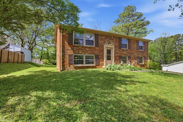1286 Slayden Cir, Clarksville, TN 37040