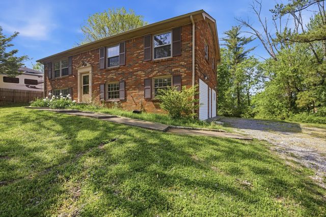 1286 Slayden Cir, Clarksville, TN 37040