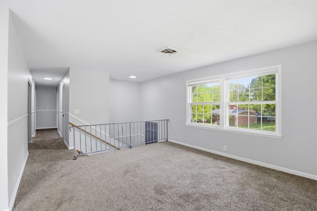 1286 Slayden Cir, Clarksville, TN 37040