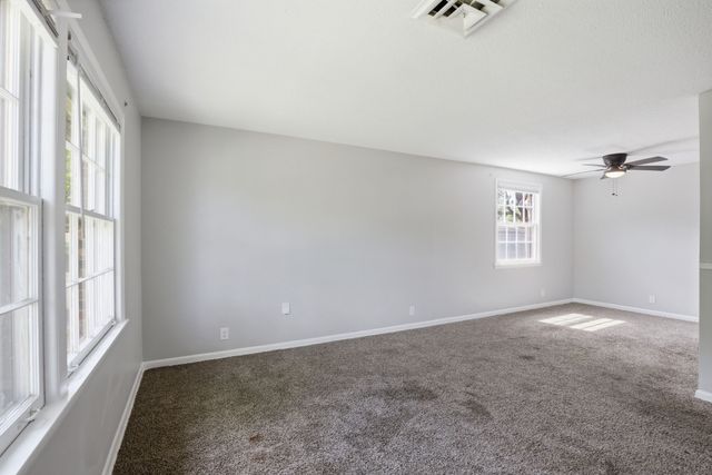 1286 Slayden Cir, Clarksville, TN 37040