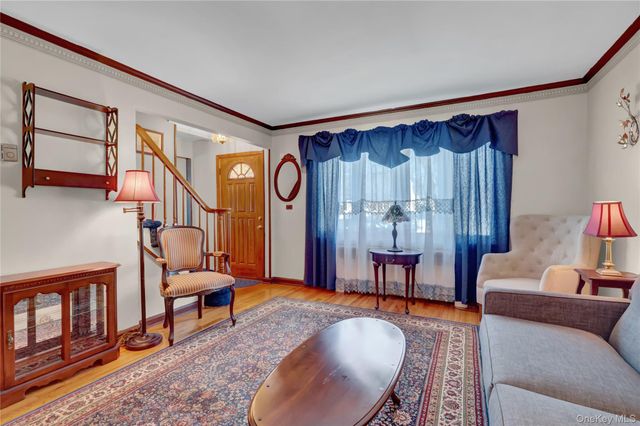 1526 Rhode Avenue, Merrick, NY 11566