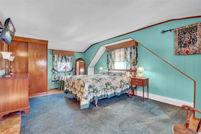 1526 Rhode Avenue, Merrick, NY 11566