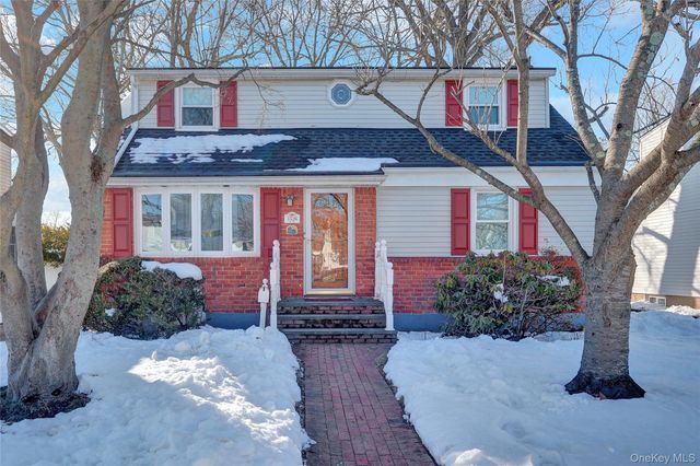 1526 Rhode Avenue, Merrick, NY 11566