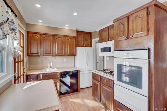 1526 Rhode Avenue, Merrick, NY 11566