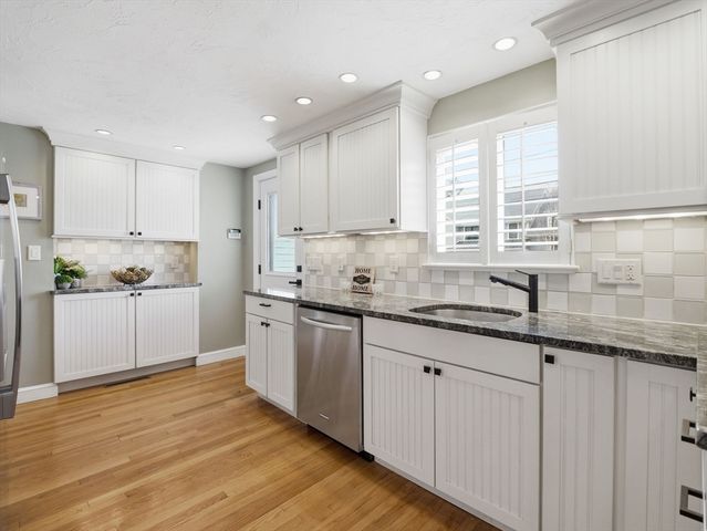 17 Daley St, Needham, MA 02494