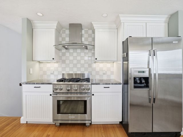 17 Daley St, Needham, MA 02494