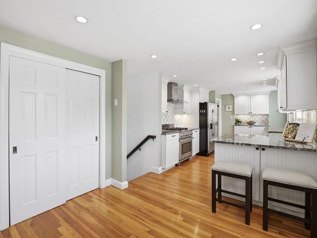 17 Daley St, Needham, MA 02494