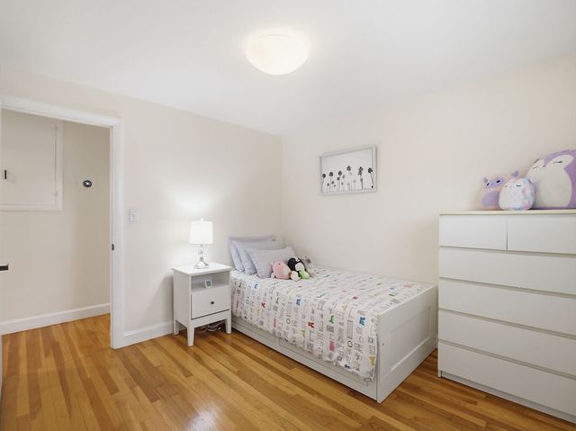 17 Daley St, Needham, MA 02494