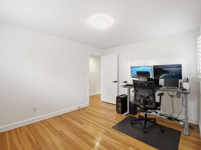 17 Daley St, Needham, MA 02494