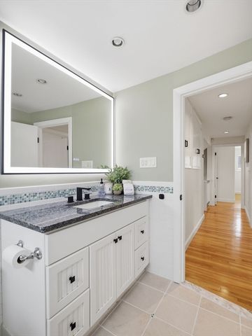 17 Daley St, Needham, MA 02494