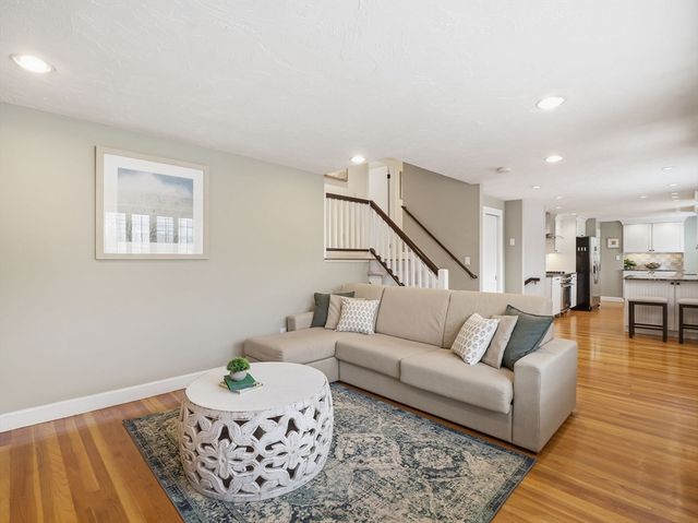 17 Daley St, Needham, MA 02494