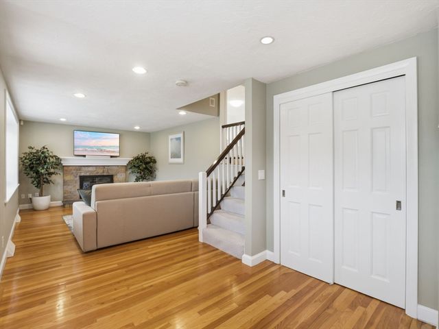 17 Daley St, Needham, MA 02494