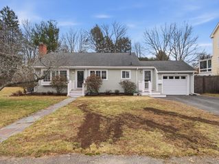 17 Daley St, Needham, MA 02494