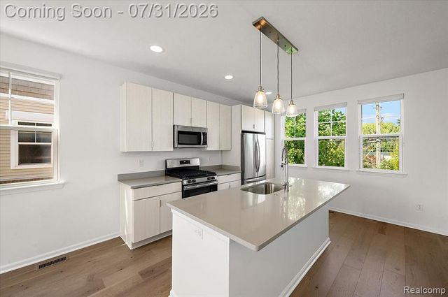 2500 Normandy Road, Royal Oak, MI 48073