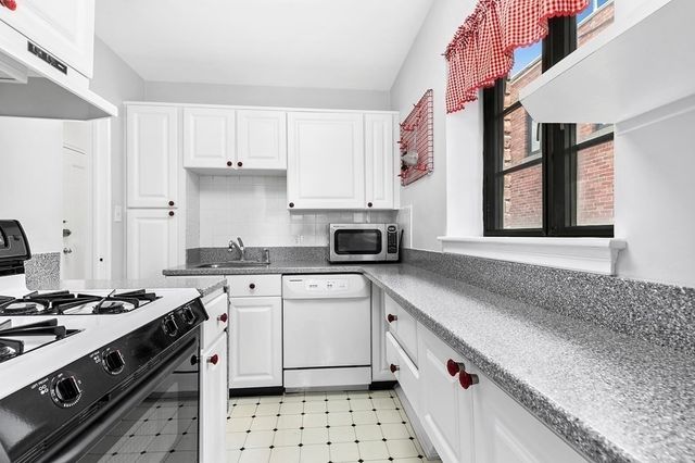 69 Strathmore Rd 6, Boston, MA 02135